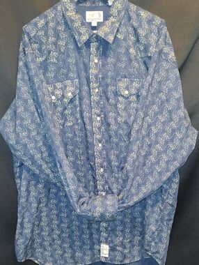 PANHANDLE SLIM WESTERN dark blue shirt features a delicate gold floral pattern